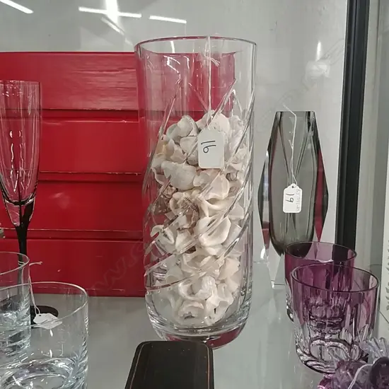 BOHEMIA CRYSTAL VASE W/ SHELLS