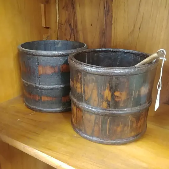 2 VINTAGE WOOD CONTAINERS + SPOON