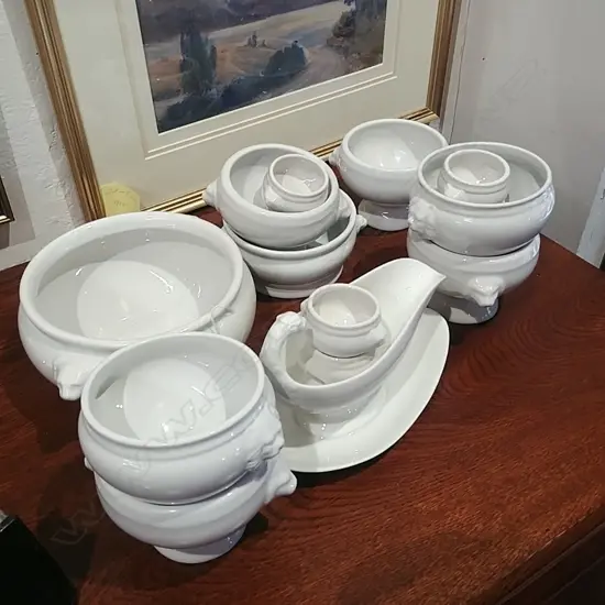 FRENCH LIONS HEAD SOUP SERVICE