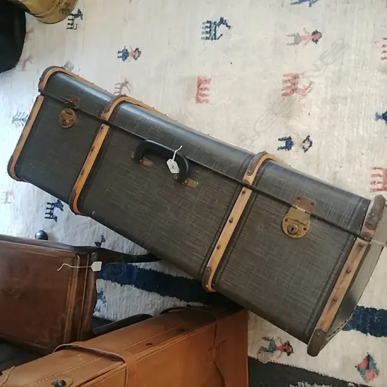 OVERSEAS TRAVEL SUITCASE