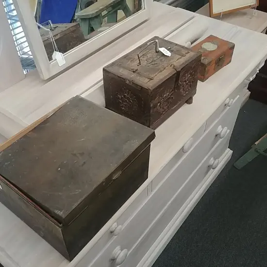 3 ORIENTAL LIDDED BOXES 