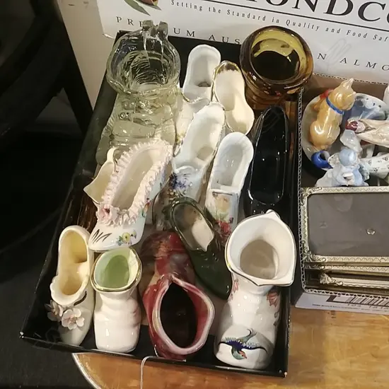 LOT ASST SHOE ORNAMENTS