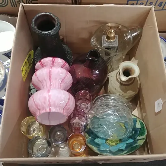 LOT ASST GLASS,PORCELAIN,AMPHORA ETC