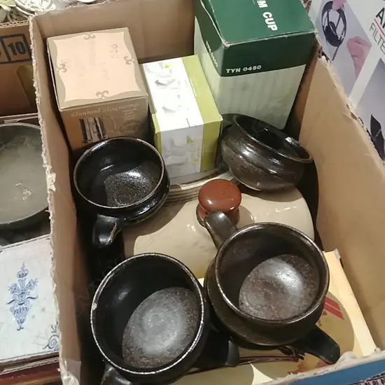 BOX POTTERY & COFFEE MAKER