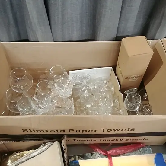 BOX OF MIXED GLASSES