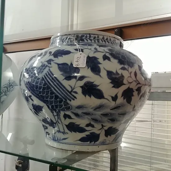 CHINESE LARGE B/W VASE