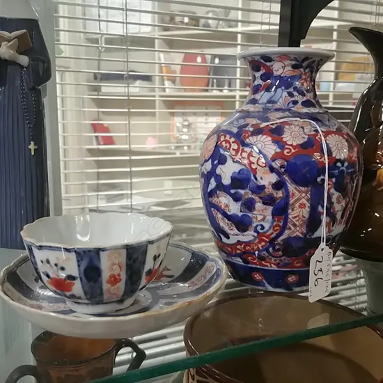IMARI VASE & C/S
