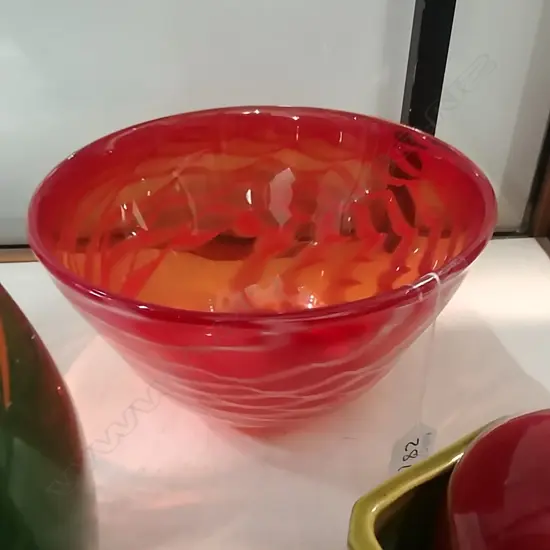 GREG SWINBURNE STUDIO GLASS BOWL 