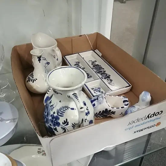 SMALL BOX B/W CHINA