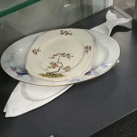 2 FISH PLATES AND 2 OTHERS