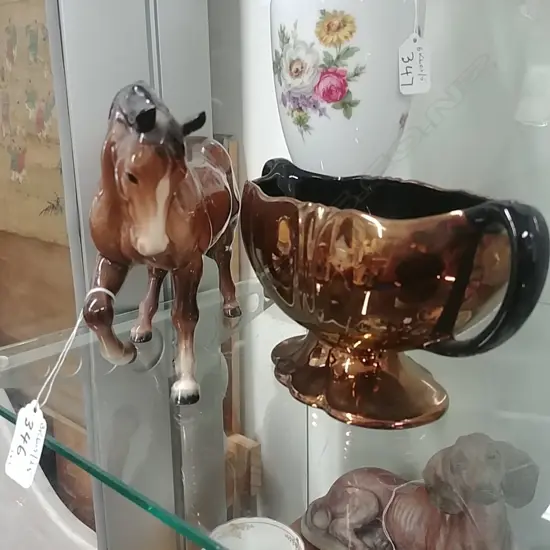 BESWICK HORSE & VASE