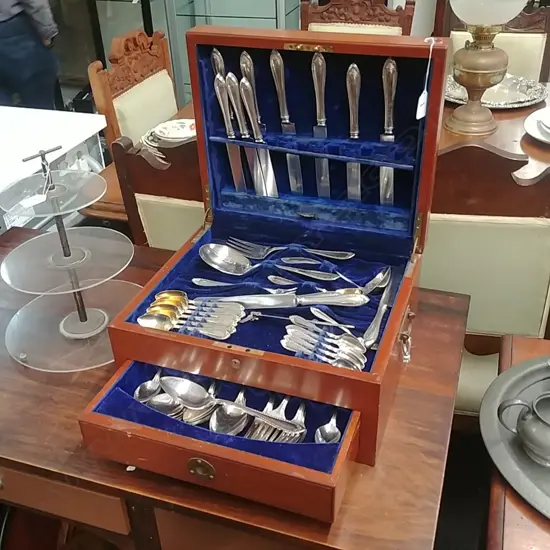 CANTEEN CUMMUNITY PLATE CUTLERY