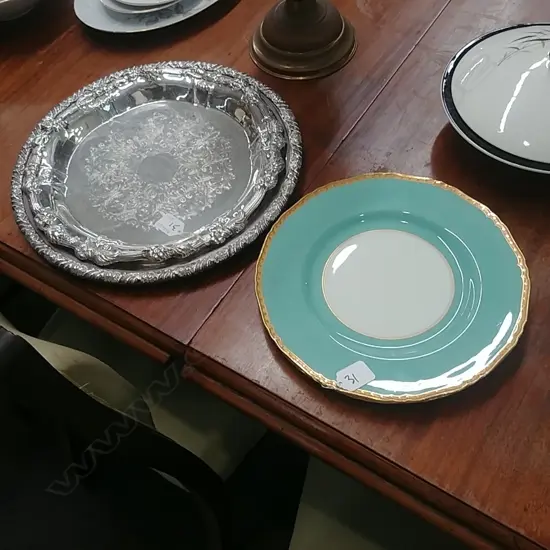 2 EP TRAYS & 2 WORCESTER PLATES