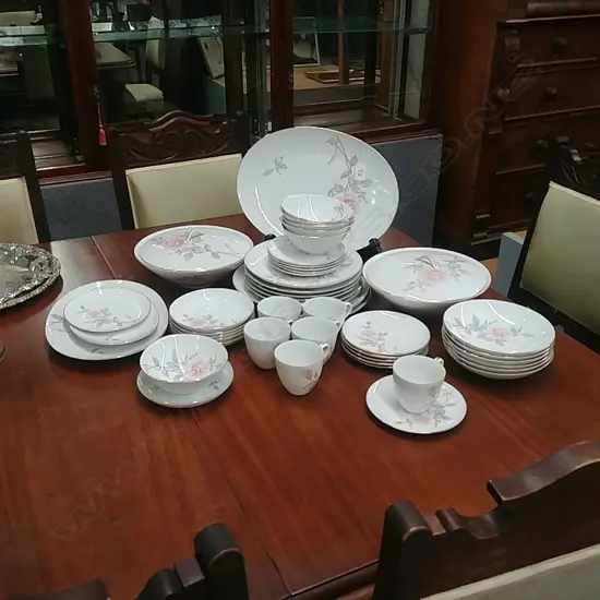 SANGO PASTORAL DINNER SERVICE