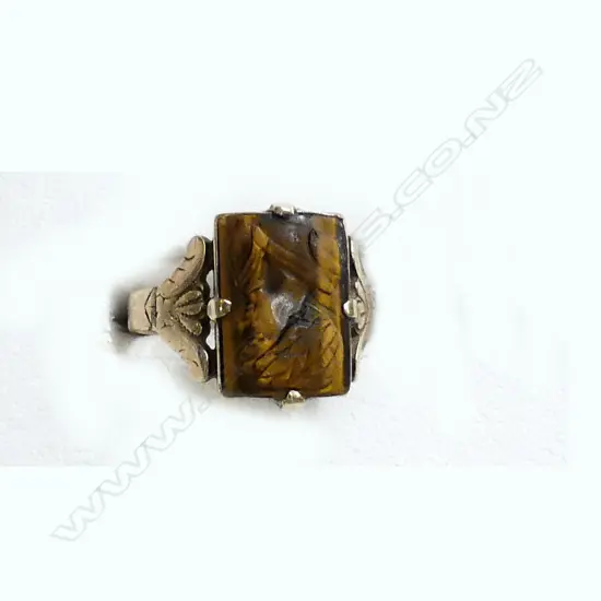 9CT GOLD AND TIGER'S EYE RING