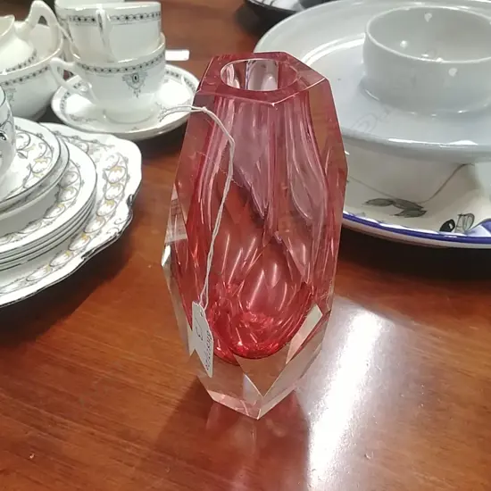 PINK GLASS RETRO VASE