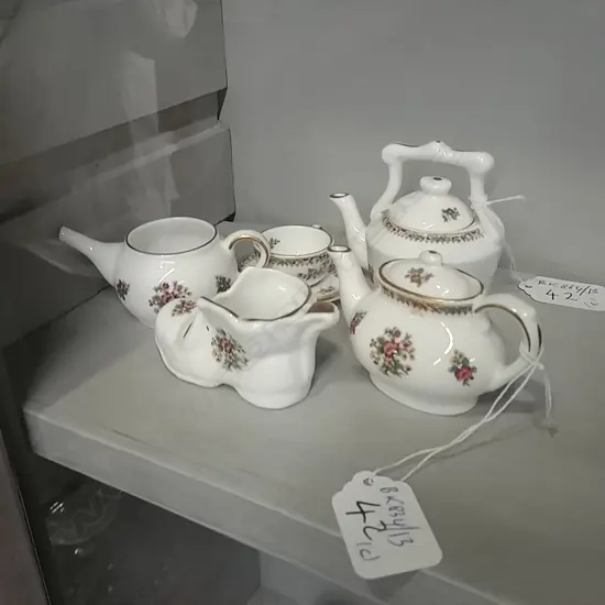 COALPORT 11 MINIATURE PC