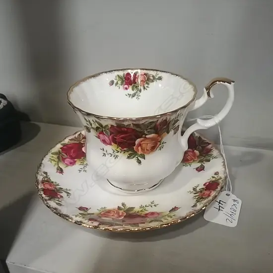 R/ALBERT OCR LGE B/FAST CUP +SAUCER