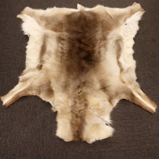 SILVER/BROWN REINDEER HIDE (AF) 110 X 97CM