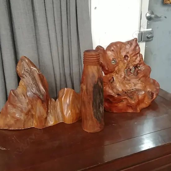 2 TIMBER SPECIMENS+KAURI BOTTLE