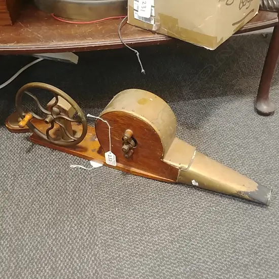 VICT BRASS & MAHOGANY BELLOWS