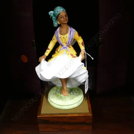 BOXED R.D LTD EDITION INDIAN DANCER FIG.