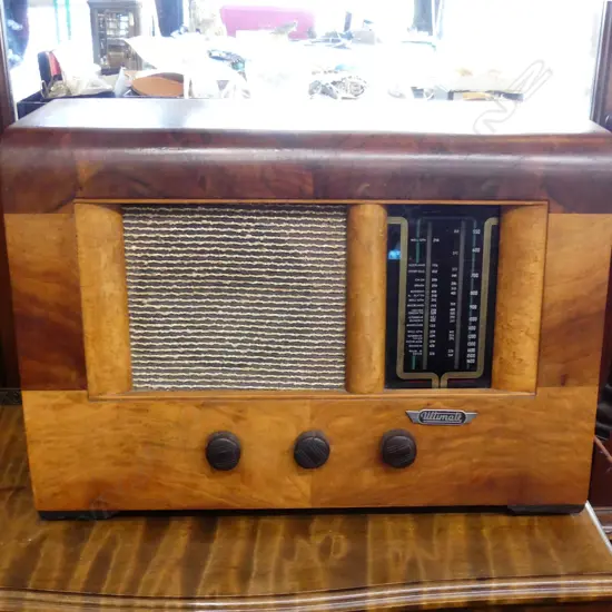 VINTAGE ULTIMATE WOODEN RADIO