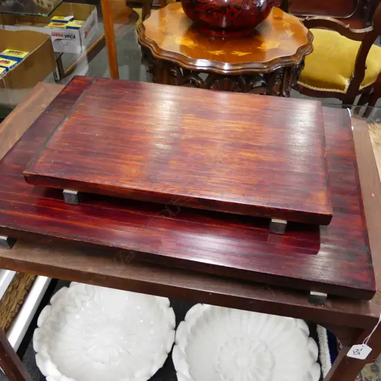 2 LOW WOODEN VASE STANDS