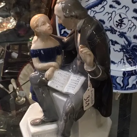 B&G FIGURE GROUP MAN WITH GIRL