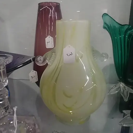 VICTORIAN YELLOW GLASS VASE 