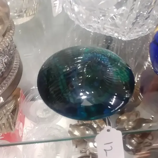 PETER RAOS PAPERWEIGHT BOXED