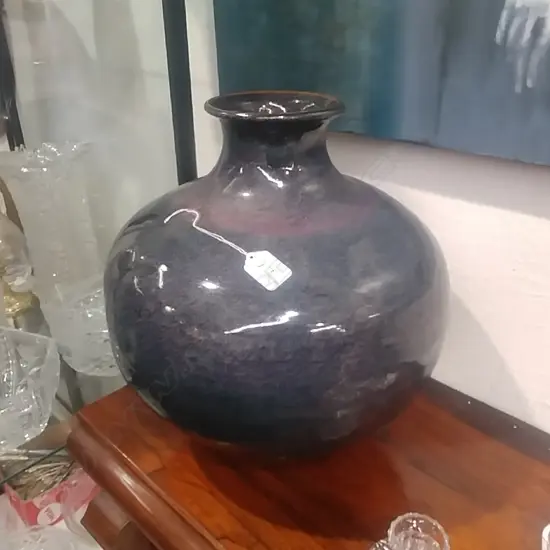 LARGE POTTERY VASE