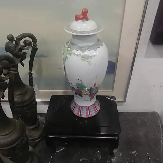 FAMILLE ROSE VASE ON STAND 