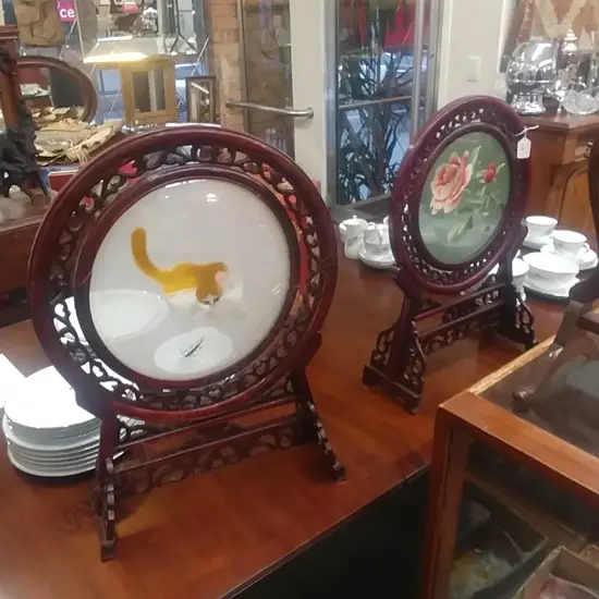 2 ORIENTAL TAPESTRIES IN WOODEN DISPLAYS 