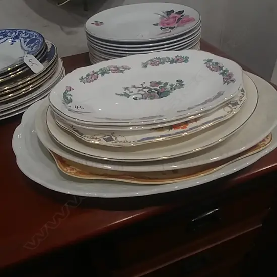 STACK SERVING DISHES 