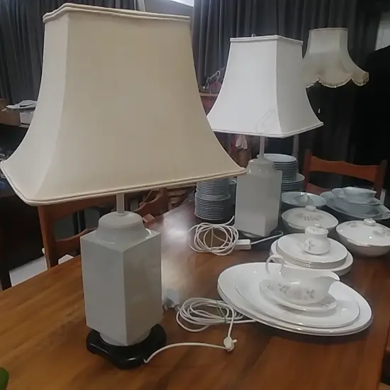 2 LAMPS 