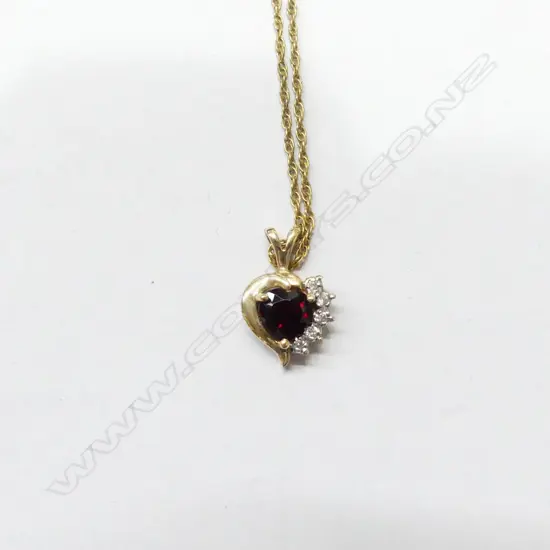 14CT GARNET & DIA. PENDANT ON CHAIN 3.4GMS