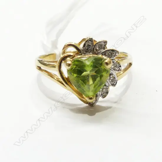18CT PERIDOT RING 2.4GMS