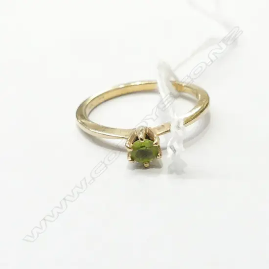 10K PERIDOT RING 1.4GMS