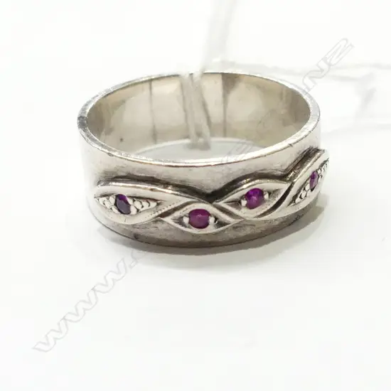SILVER & PINK STONE RING