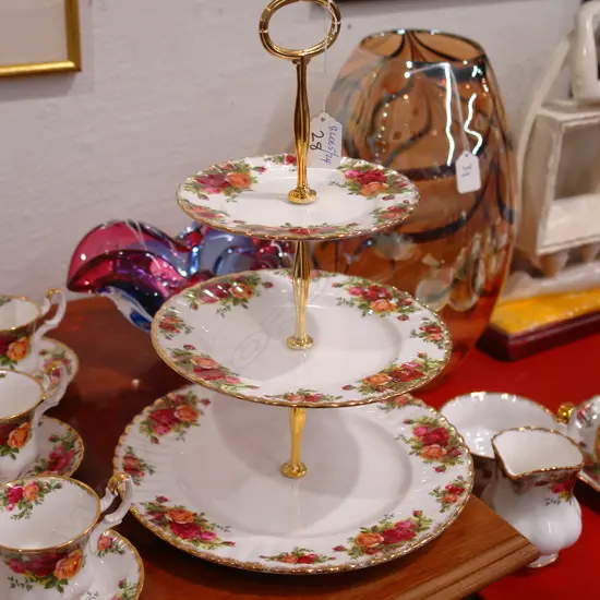R/ALBERT OCR 3 TIER CAKE STAND