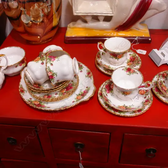 R/ALBERT OCR 21 PC TEA SET