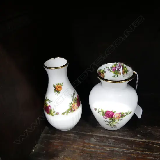 R/ALBERT OCR 2 VASES