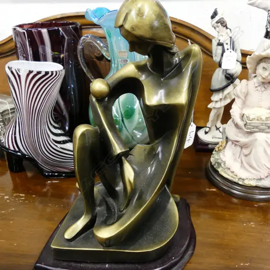 MOTHER AND CHILD SCULPTURE