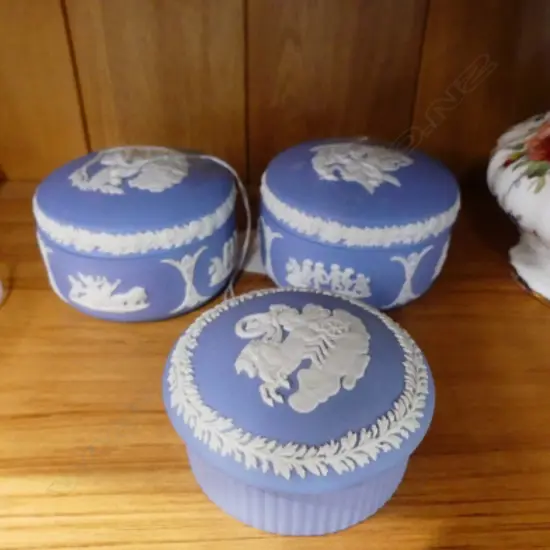 W/WOOD J/WARE 3 TRINKET BOXES