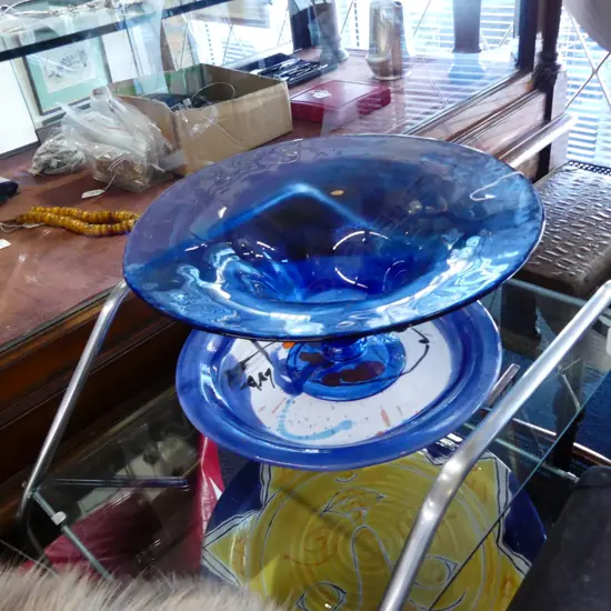 2 POTTERY PLATTERS & GLASS FRUIT BOWL