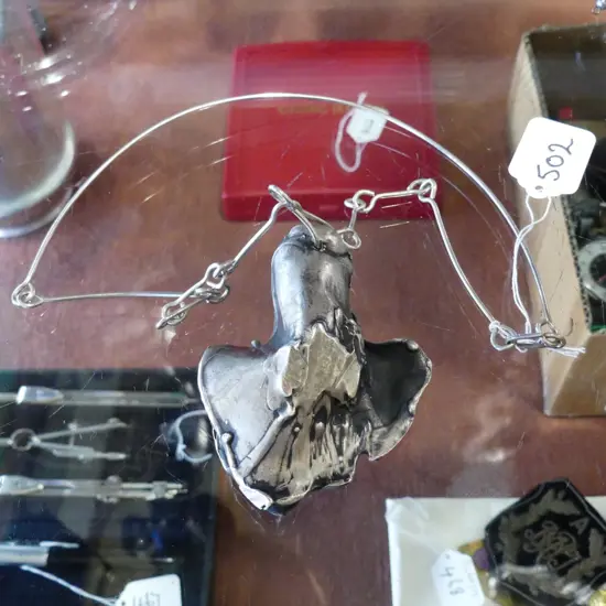 MODERN SILVER NECKLACE