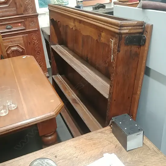 OAK PANELLED DRESSER BACK