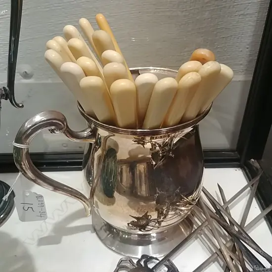 EPNS JUG & BONE HANDED KNIVES 