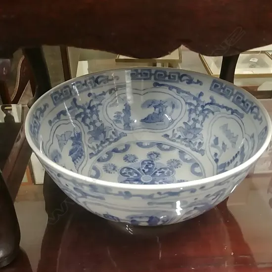 CHINESE B/W BOWL